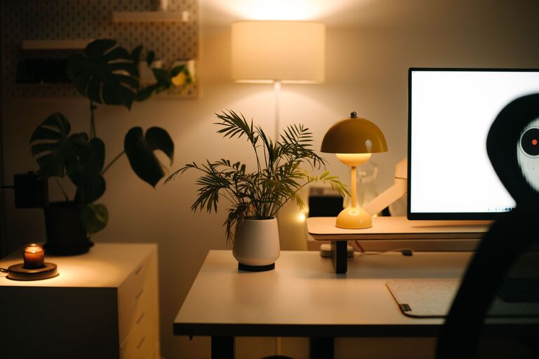 Create a Productive Home Workspace That Boosts Focus and Comfort